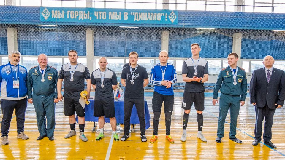 Команда камчатских спасателей вошла в тройку призеров на межведомственной спартакиаде Команда камчатских спасателей вошла в тройку призеров на межведомственной спартакиаде