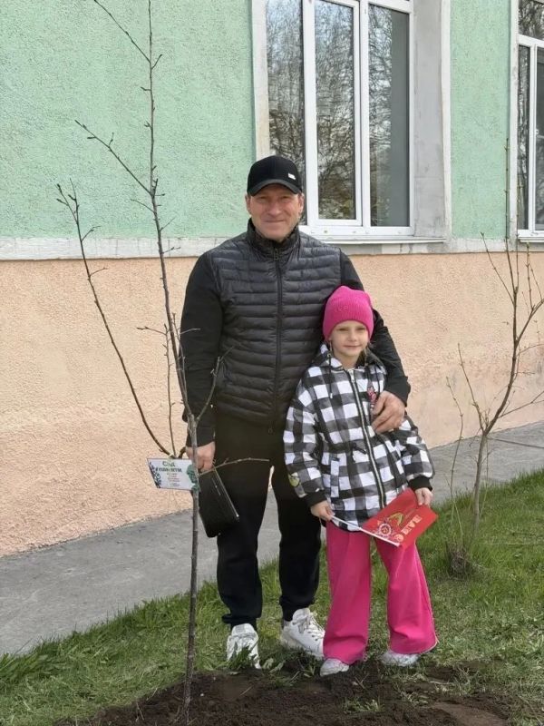 Патриотическая акция «Сад памяти» прошла в Елизовском округе Патриотическая акция «Сад памяти» прошла в Елизовском округе