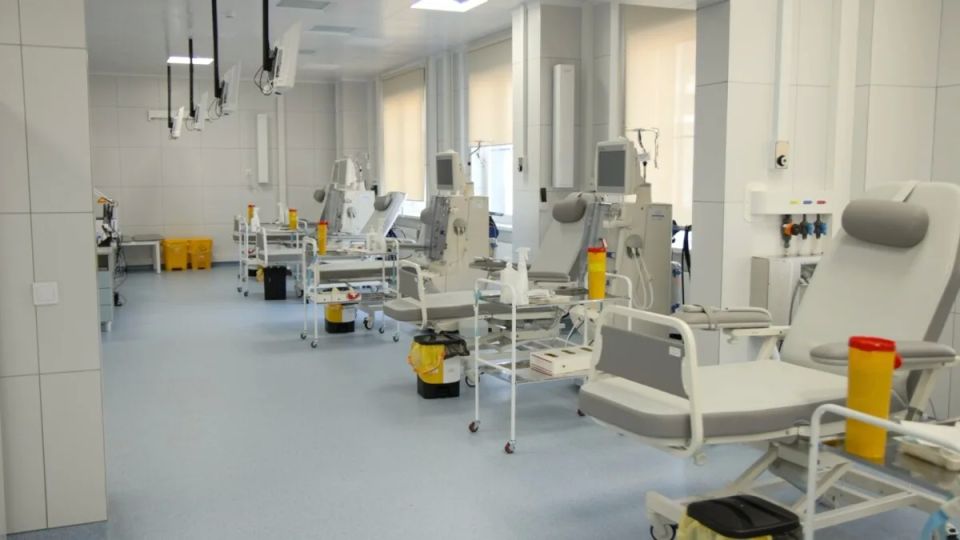 Более 60 пациентов в месяц могут получить медпомощь в отделении гемодиализа краевой больницы