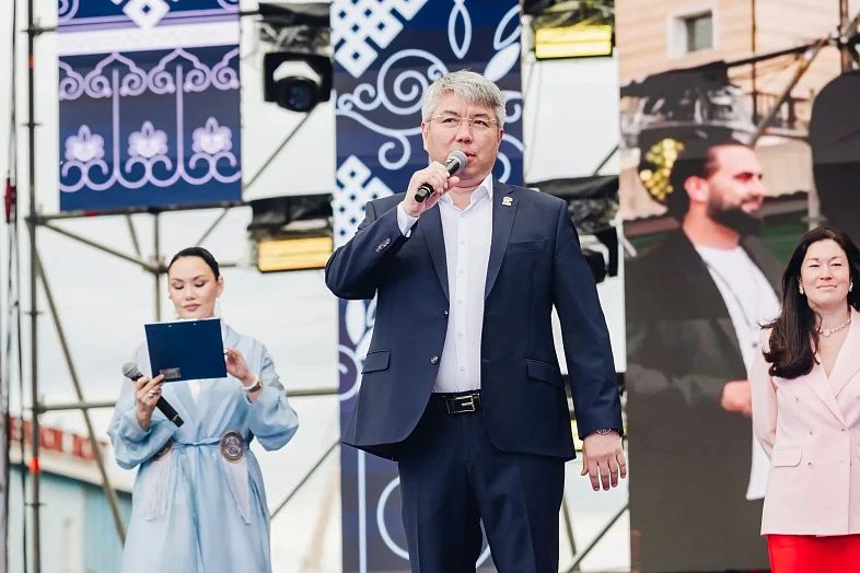 Федор Бондарчук, Алексей Чадов, Зорикто Доржиев — Бурятия встречает звезд кино, музыки, дизайна, моды и других видов искусства Федор Бондарчук, Алексей Чадов, Зорикто Доржиев — Бурятия встречает звезд кино, музыки, дизайна, моды и других видов искусства