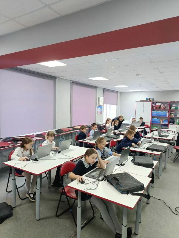 Мобильный технопарк «Кванториум-Камчатка» завершил учебный год Мобильный технопарк «Кванториум-Камчатка» завершил учебный год