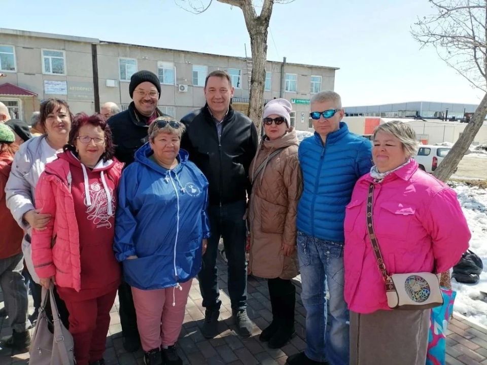 В Петропавловске-Камчатском прошел традиционный субботник у мемориала «Скорбящая мать» В Петропавловске-Камчатском прошел традиционный субботник у мемориала «Скорбящая мать»