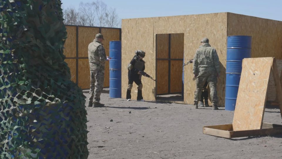 Елизовские школьники сразились за выход в региональный этап «Зарницы 2.0» Елизовские школьники сразились за выход в региональный этап «Зарницы 2.0»