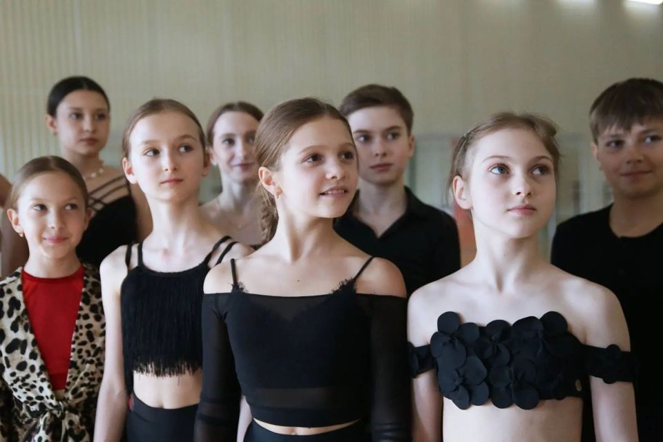 Камчатские танцоры выходят на федеральный уровень благодаря поддержке депутатов Камчатские танцоры выходят на федеральный уровень благодаря поддержке депутатов