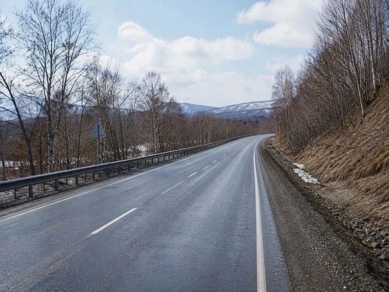 На Камчатке восстанавливают разрушенную землетрясением дорогу