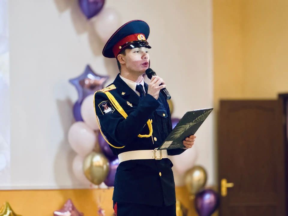 Сотрудники ведомства приняли участие в торжественной линейке, посвященной последнему звонку Сотрудники ведомства приняли участие в торжественной линейке, посвященной последнему звонку