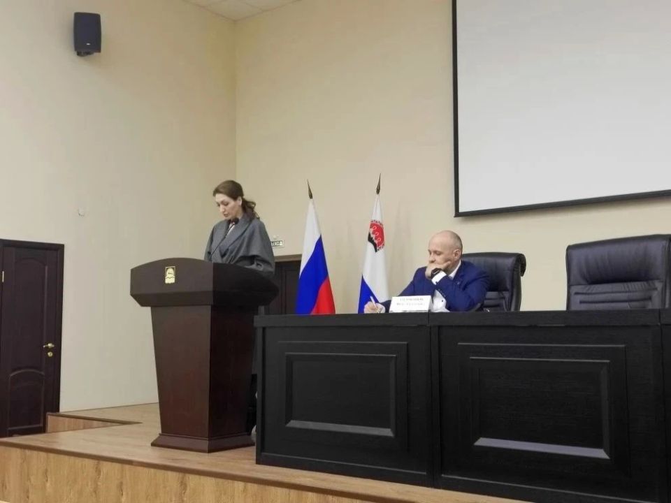 На Камчатке прошла стратегическая встреча с работодателями, привлекающими иностранных сотрудников На Камчатке прошла стратегическая встреча с работодателями, привлекающими иностранных сотрудников