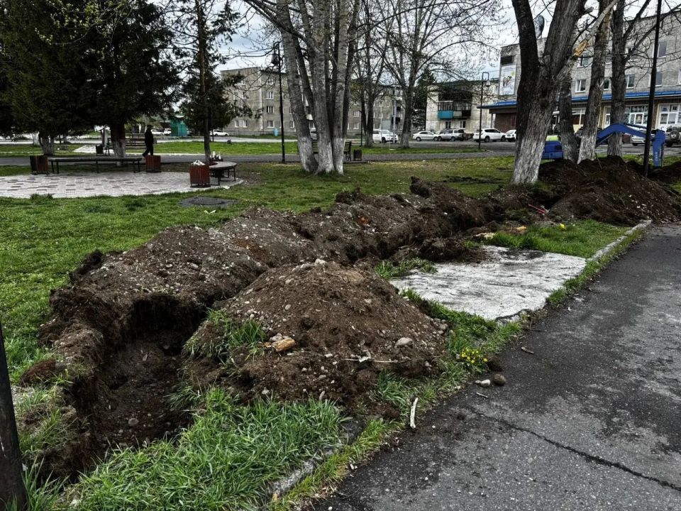 На площади Ленина в Милькове начались земляные работы На площади Ленина в Милькове начались земляные работы