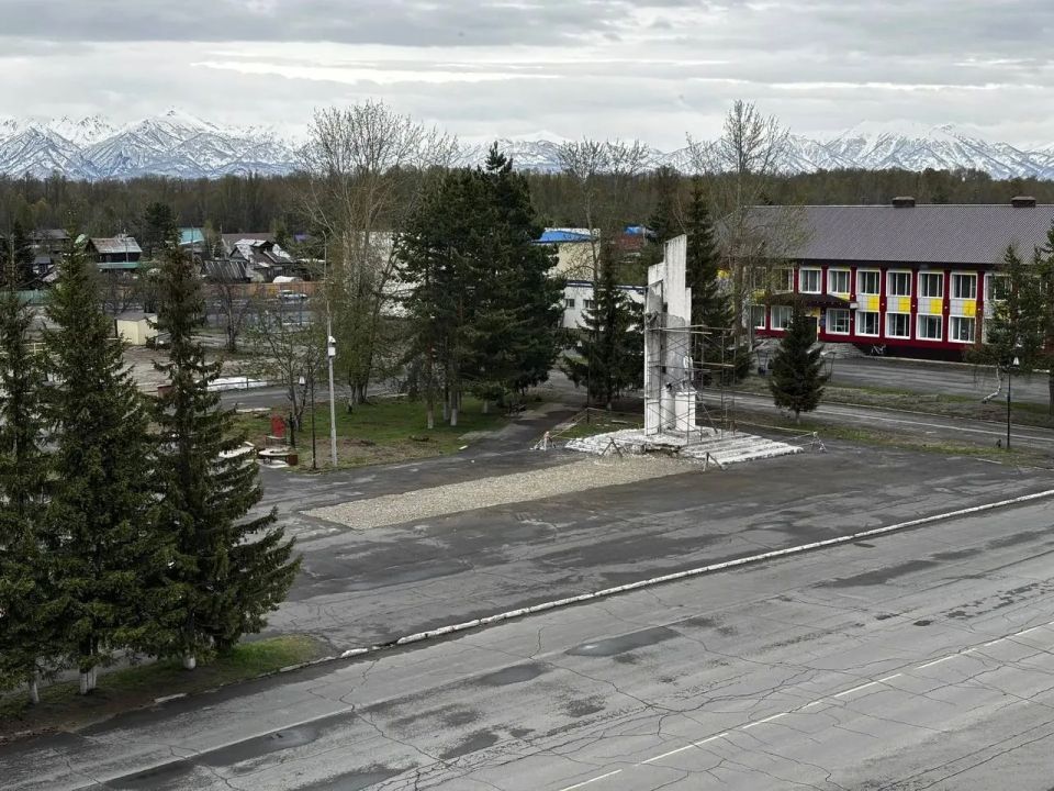На площади Ленина в Милькове начались земляные работы На площади Ленина в Милькове начались земляные работы