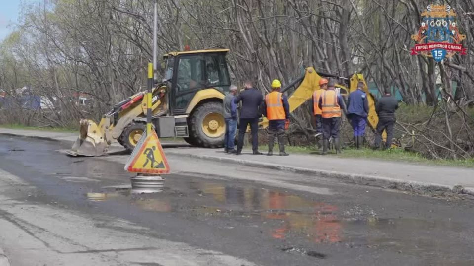 На ул. Вольского продолжаются работы по устранению аварийной ситуации