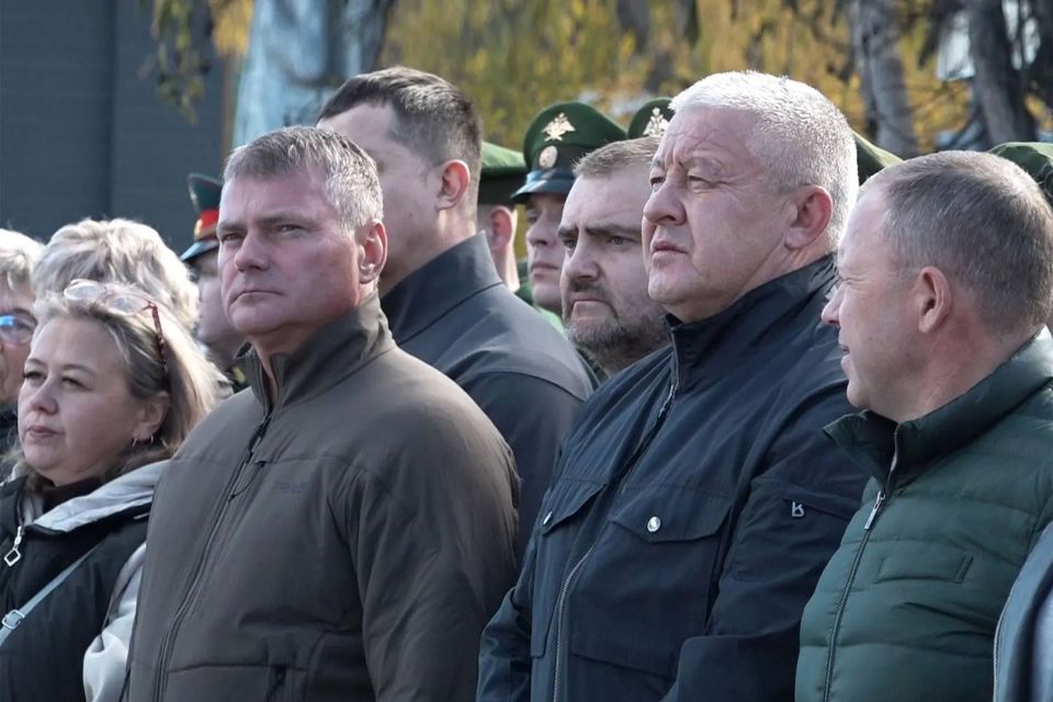 Школы избирательного округа № 13 получили финансовую поддержку для выпускных вечеров