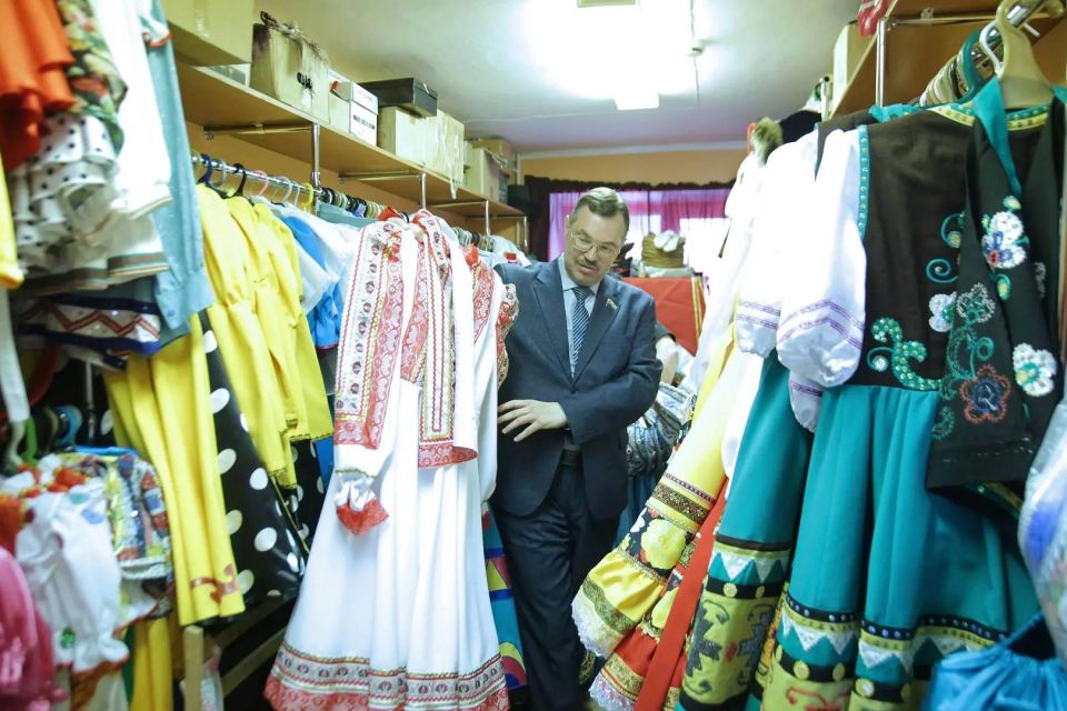 Владимир Агеев: Благодаря занятиям в «Рассветах Камчатки» дети пронесут любовь к искусству через всю жизнь Владимир Агеев: Благодаря занятиям в «Рассветах Камчатки» дети пронесут любовь к искусству через всю жизнь