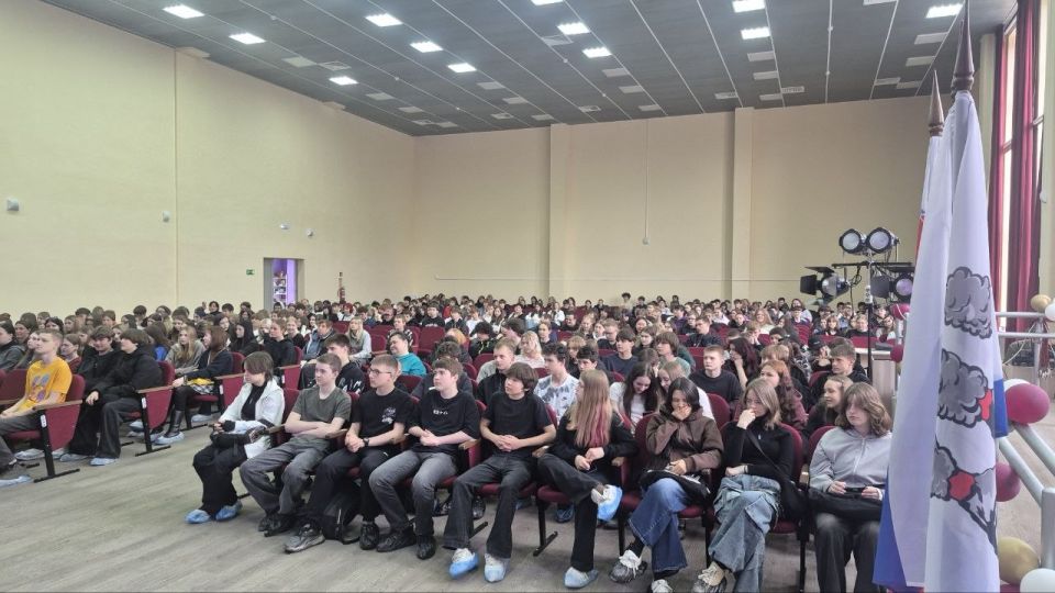 Стартовала первая смена трудовых отрядов «Молодой Петропавловск» Стартовала первая смена трудовых отрядов «Молодой Петропавловск»