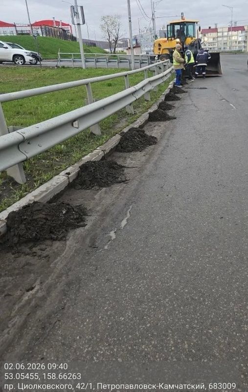 Город день за днем. 2 июня 2026 года Подрядные организации круглосуточно ведут комплексные работы по уборке городских территорий Город день за днем. 2 июня 2026 года Подрядные организации круглосуточно ведут комплексные работы по уборке городских территорий