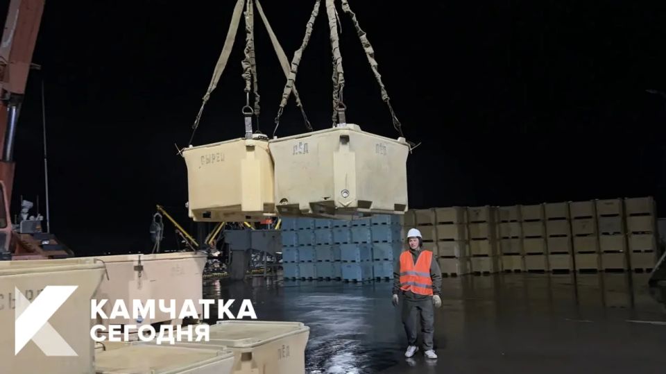 #БольшаяРыбалка. За первый день большой рыбалки на Камчатке добыли 14 тонн лососей На 2 июня вылов лососей в Камчатском крае составил 14 тонн: 12 тонн нерки и 2 тонны чавычи #БольшаяРыбалка. За первый день большой рыбалки на Камчатке добыли 14 тонн лососей На 2 июня вылов лососей в Камчатском крае составил 14 тонн: 12 тонн нерки и 2 тонны чавычи