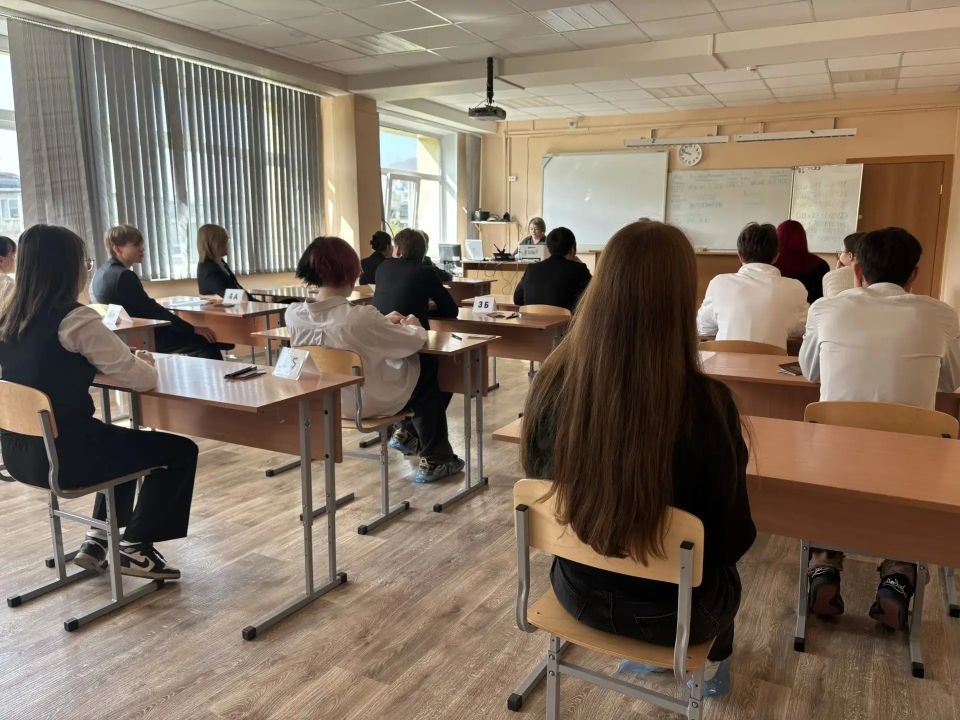 Сегодня более 1 600 камчатских выпускников сдали ЕГЭ по математике Сегодня более 1 600 камчатских выпускников сдали ЕГЭ по математике