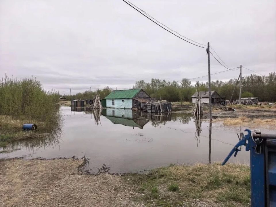 Грунтовые воды подтопили три дома в Пенжинском районе