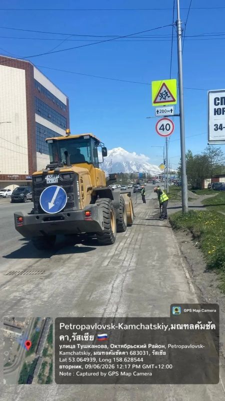 Город день за днем. 9 июня 2026 года Подрядные организации в круглосуточном режиме приводят в порядок городские территории Город день за днем. 9 июня 2026 года Подрядные организации в круглосуточном режиме приводят в порядок городские территории