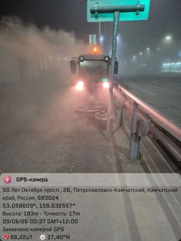Город день за днем. 9 июня 2026 года Подрядные организации в круглосуточном режиме приводят в порядок городские территории Город день за днем. 9 июня 2026 года Подрядные организации в круглосуточном режиме приводят в порядок городские территории