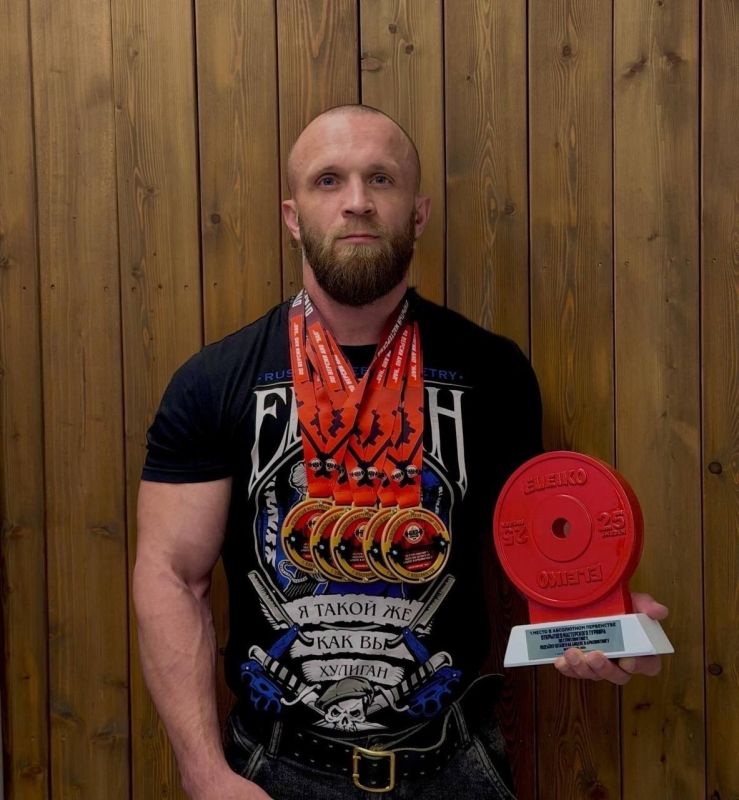 Камчатский спортсмен установил мировой рекорд Камчатский спортсмен установил мировой рекорд