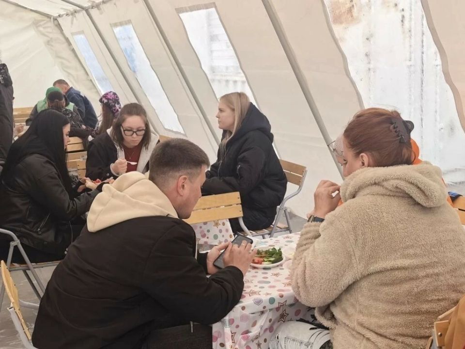 В Камчатском крае прошли учения по развертыванию пункта временного размещения ПВР-550 В Камчатском крае прошли учения по развертыванию пункта временного размещения ПВР-550