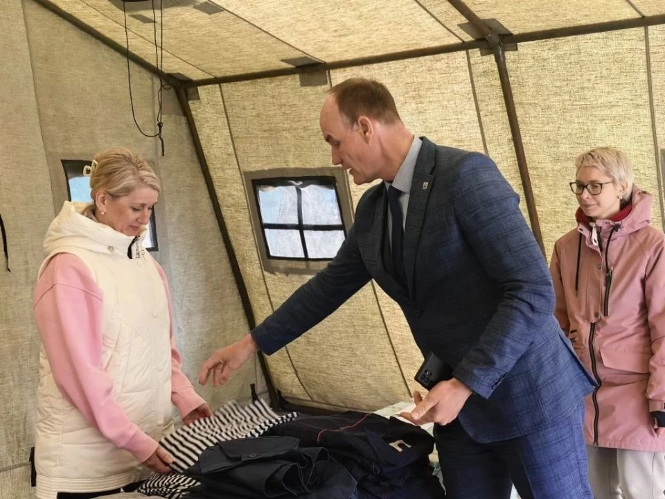 В Камчатском крае прошли учения по развертыванию пункта временного размещения ПВР-550 В Камчатском крае прошли учения по развертыванию пункта временного размещения ПВР-550