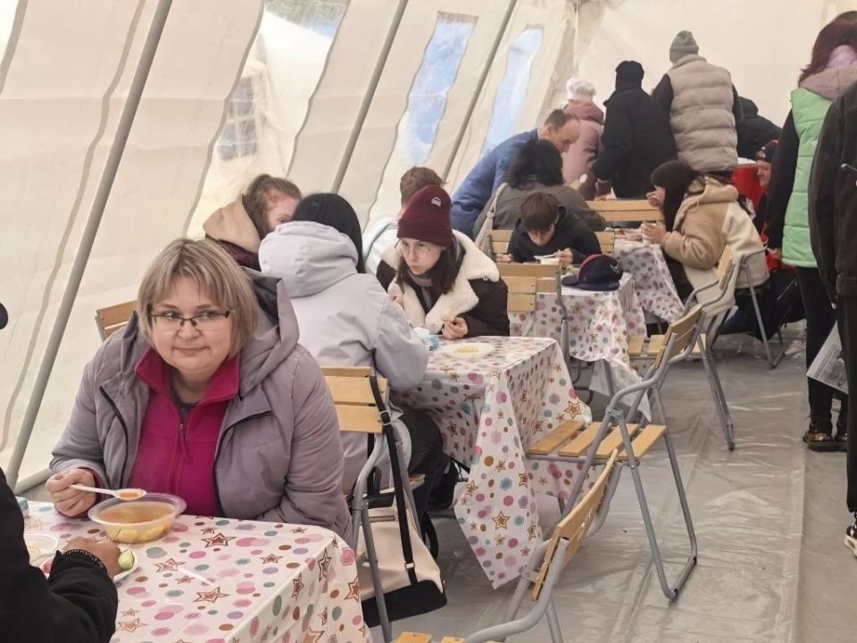 В Камчатском крае прошли учения по развертыванию пункта временного размещения ПВР-550 В Камчатском крае прошли учения по развертыванию пункта временного размещения ПВР-550