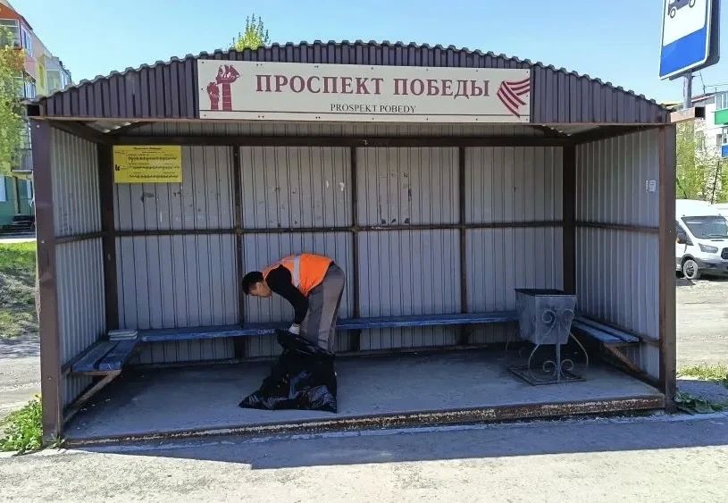 Город день за днем. 13 июня 2026 года Основные усилия подрядных организаций сосредоточены на комплексной уборке песка, мусора и веток, скопившихся на проезжей части, тротуарах и прилегающих территориях Город день за днем. 13 июня 2026 года Основные усилия подрядных организаций сосредоточены на комплексной уборке песка, мусора и веток, скопившихся на проезжей части, тротуарах и прилегающих территориях