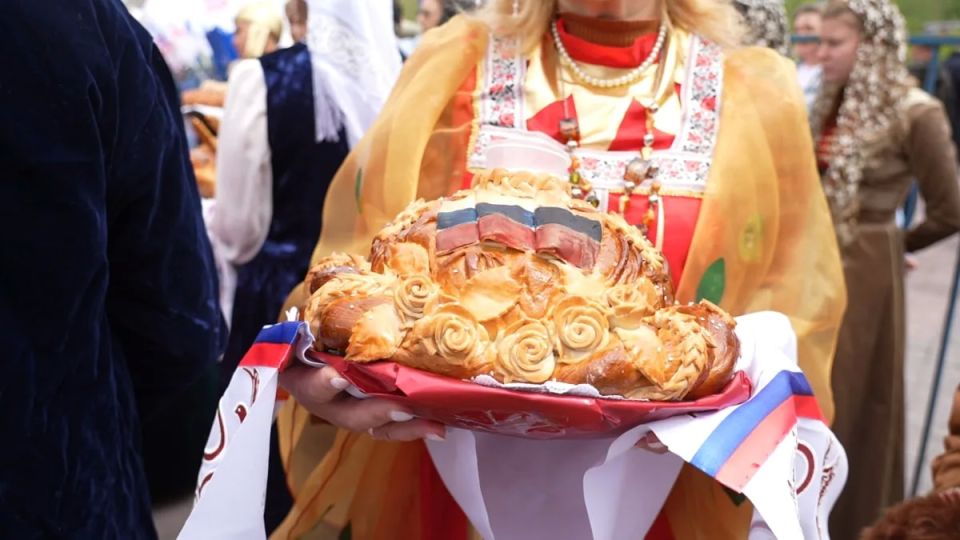 На Камчатке в День России впервые прошел многонациональный фестиваль хлеба