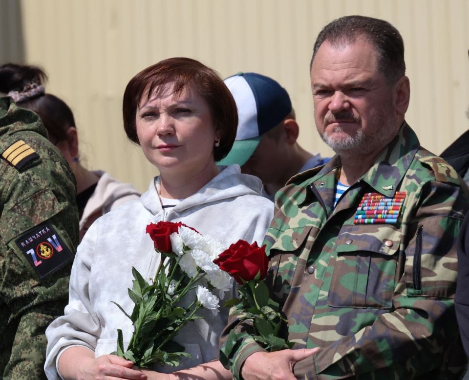 В ЕЛИЗОВСКОМ ОКРУГЕ УВЕКОВЕЧИЛИ ПАМЯТЬ ЗЕМЛЯКОВ-ГЕРОЕВ – УЧАСТНИКОВ СПЕЦОПЕРАЦИИ В ЕЛИЗОВСКОМ ОКРУГЕ УВЕКОВЕЧИЛИ ПАМЯТЬ ЗЕМЛЯКОВ-ГЕРОЕВ – УЧАСТНИКОВ СПЕЦОПЕРАЦИИ