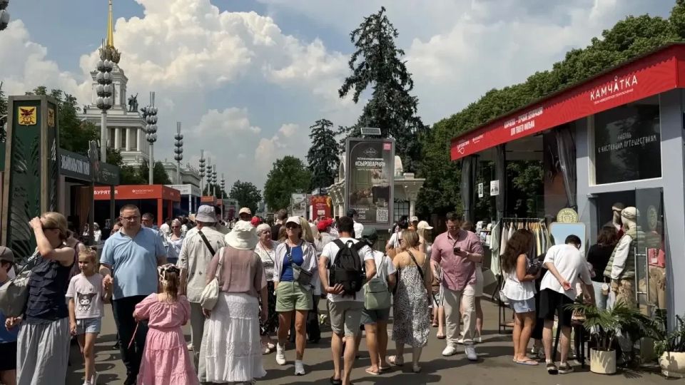 Вулканы и тихоокеанская кухня привлекли гостей туристического форума к стенду Камчатки Вулканы и тихоокеанская кухня привлекли гостей туристического форума к стенду Камчатки