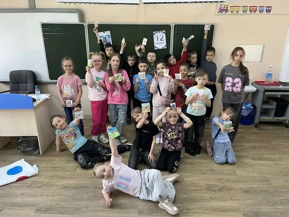 В пришкольных лагерях краевой столицы провели мероприятия, посвящённые Дню России В пришкольных лагерях краевой столицы провели мероприятия, посвящённые Дню России
