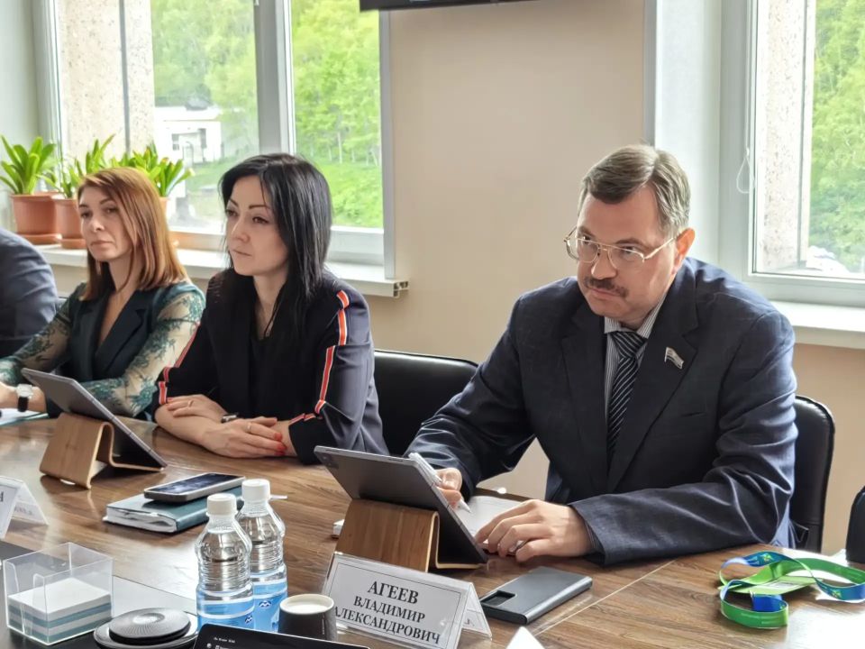 Краевые депутаты выступили за увеличение финансирования фестиваля «Золотые родники» Краевые депутаты выступили за увеличение финансирования фестиваля «Золотые родники»