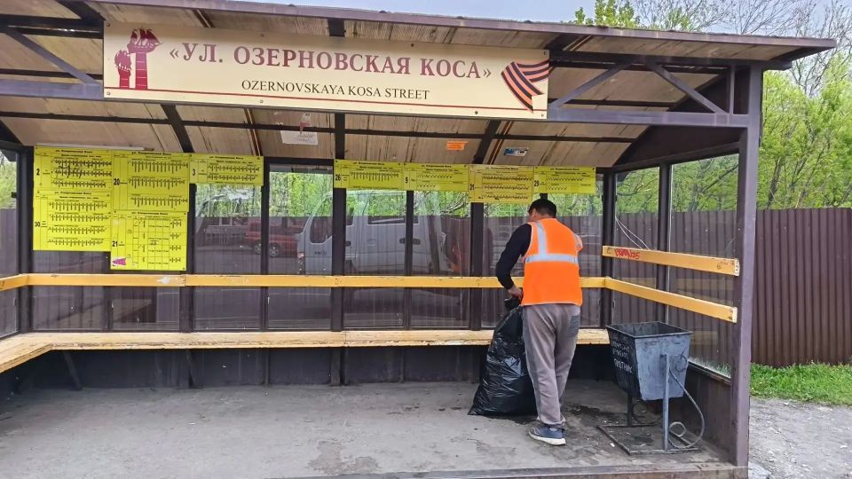 Город день за днем. . 15 июня 2026 года Подрядные организации проводят работы по содержанию городских территорий ПетропавловскаКамчатского Город день за днем. . 15 июня 2026 года Подрядные организации проводят работы по содержанию городских территорий ПетропавловскаКамчатского