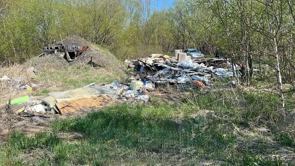 В Елизовском округе продолжают борьбу с несанкционированными свалками В Елизовском округе продолжают борьбу с несанкционированными свалками