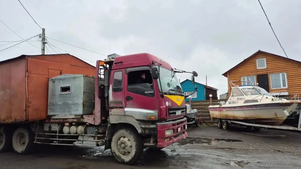 В краевой столице начали демонтаж незаконных гаражей В краевой столице начали демонтаж незаконных гаражей