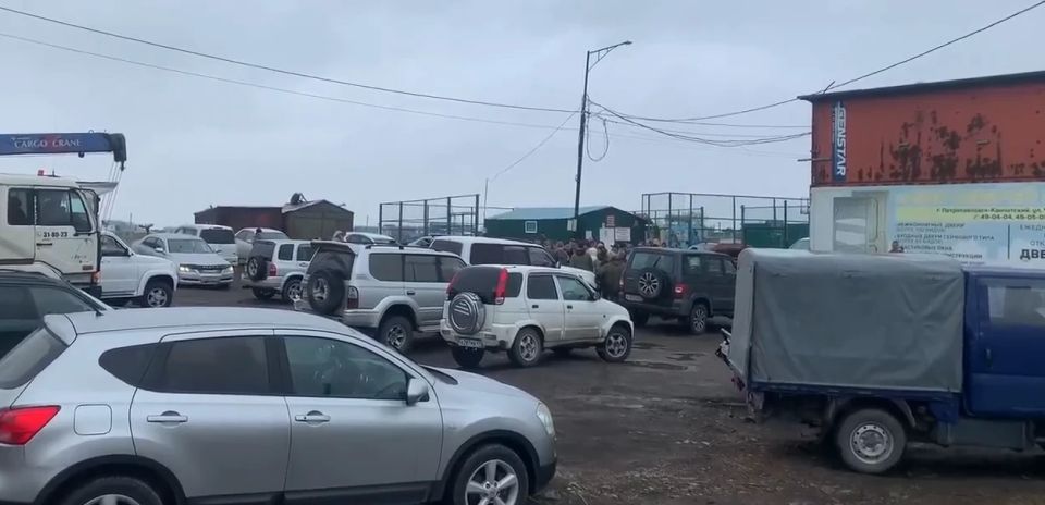 Встали стеной: мэрия настаивает на сносе незаконных гаражей