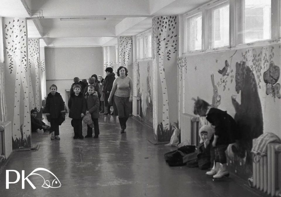 Заглянем в прошлое и полистаем страницы истории Заглянем в прошлое и полистаем страницы истории