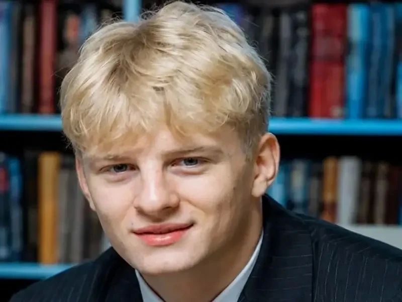 Пять камчатских выпускников сдали ЕГЭ по русскому языку на 100 баллов Пять камчатских выпускников сдали ЕГЭ по русскому языку на 100 баллов