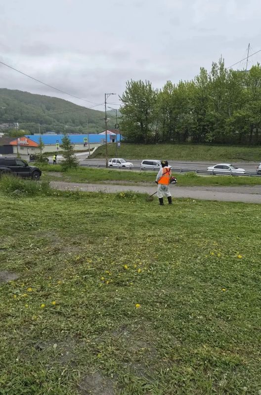 Город день за днем. 18 июня 2026 года С раннего утра дорожные службы ПетропавловскаКамчатского проводят работы по содержанию проезжей части и тротуаров Город день за днем. 18 июня 2026 года С раннего утра дорожные службы ПетропавловскаКамчатского проводят работы по содержанию проезжей части и тротуаров