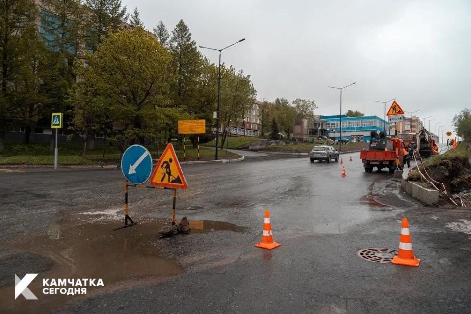 На Ленинской в Петропавловске-Камчатском продолжают ремонт дороги На Ленинской в Петропавловске-Камчатском продолжают ремонт дороги
