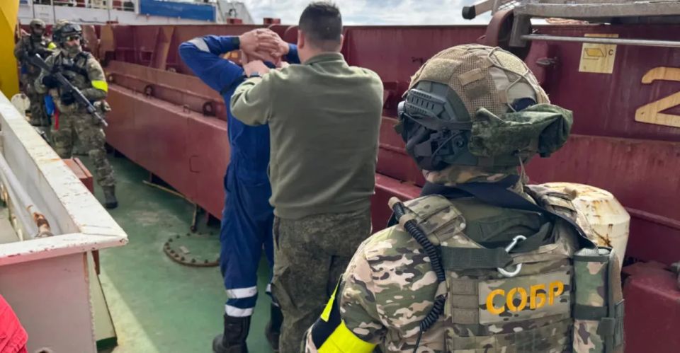 На Камчатке проверили готовность к отражению морских террористических угроз На Камчатке проверили готовность к отражению морских террористических угроз