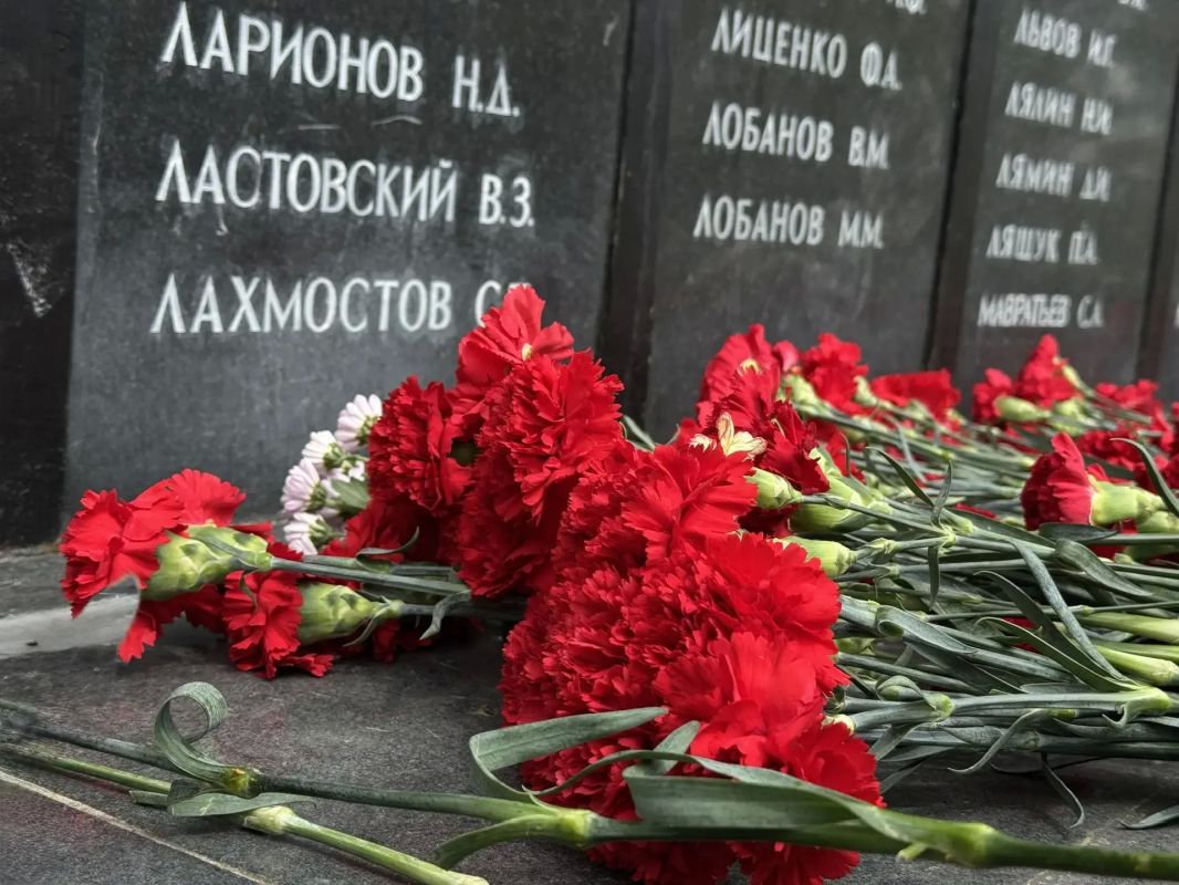 На Камчатке почтили память героев Великой Отечественной войны На Камчатке почтили память героев Великой Отечественной войны