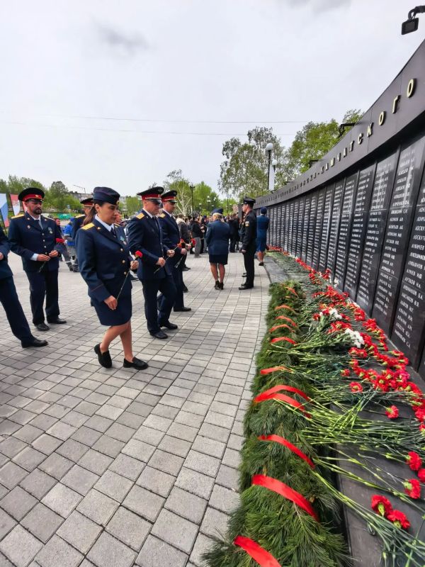 В День памяти и скорби сотрудники следственного управления почтили память защитников Отечества В День памяти и скорби сотрудники следственного управления почтили память защитников Отечества