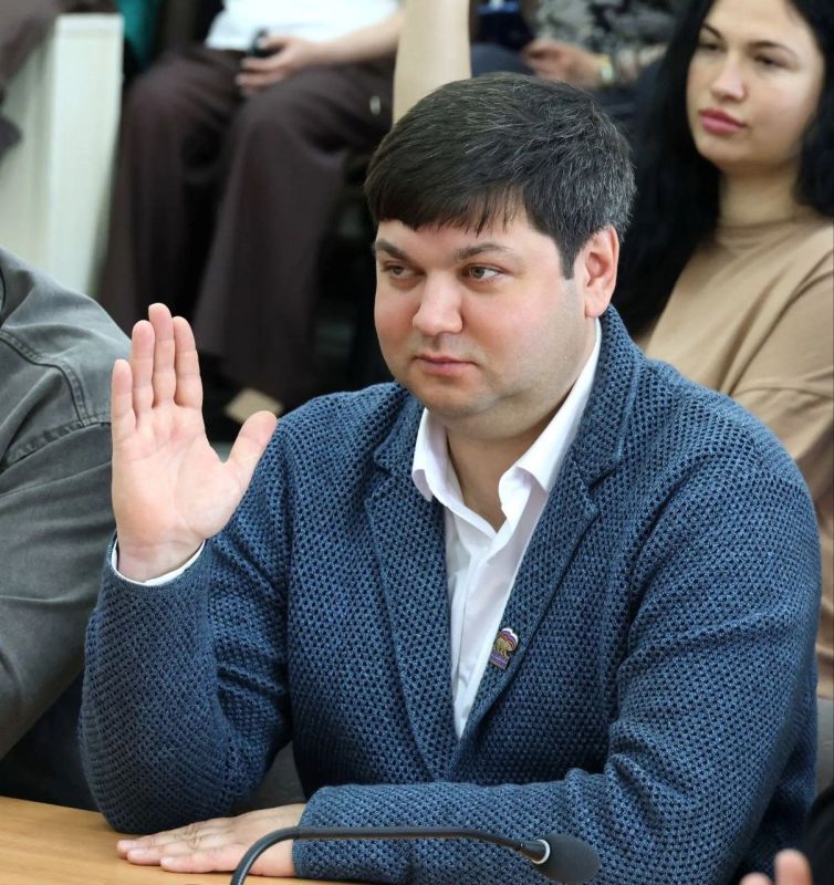 СОСТОЯЛИСЬ ПУБЛИЧНЫЕ СЛУШАНИЯ ПО ПРОЕКТУ УСТАВА ЕЛИЗОВСКОГО ОКРУГА СОСТОЯЛИСЬ ПУБЛИЧНЫЕ СЛУШАНИЯ ПО ПРОЕКТУ УСТАВА ЕЛИЗОВСКОГО ОКРУГА