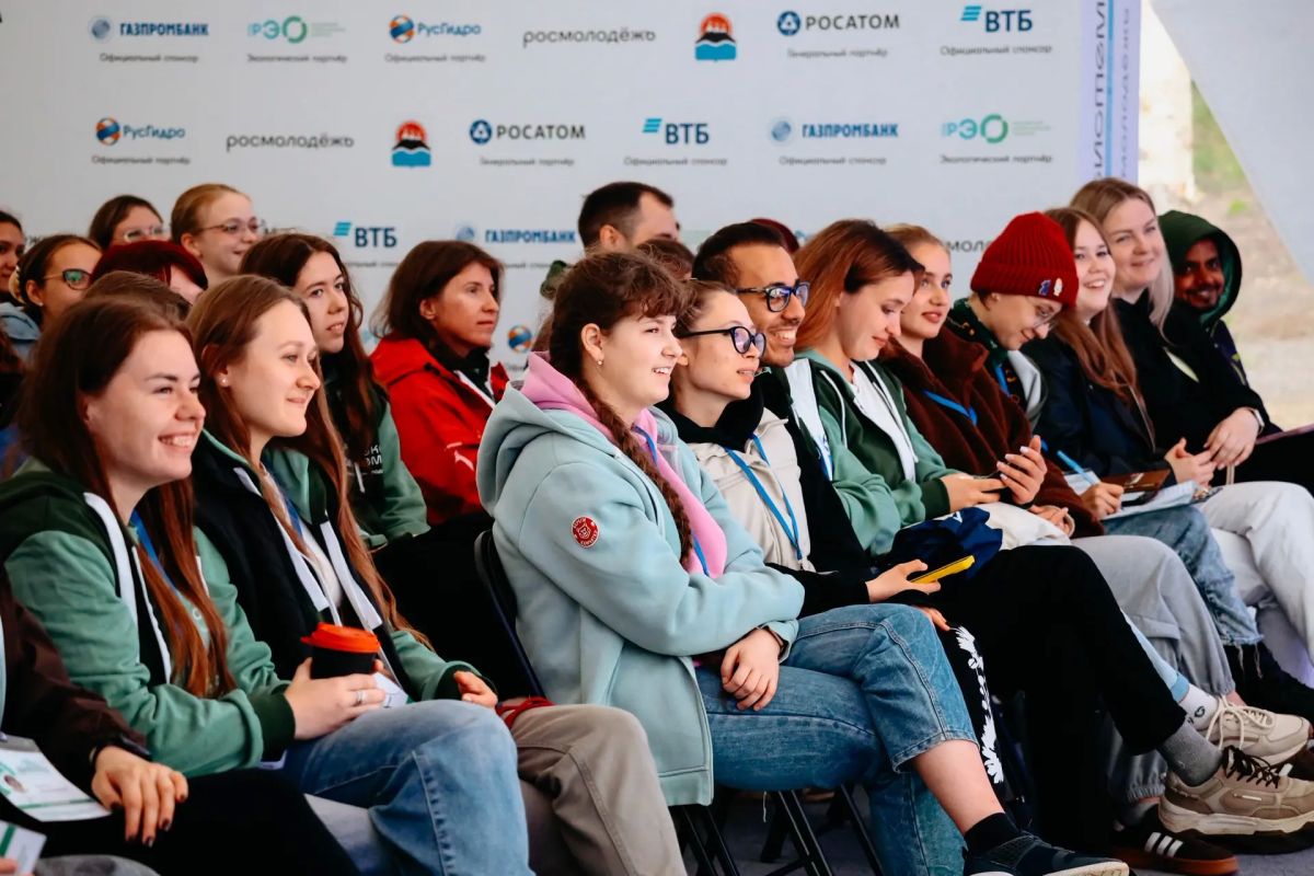Камчатка зовёт!. Что объединяет сотни молодых экологов, учёных, активистов и предпринимателей, прилетевших на Камчатку со всей страны? Правильно! Всероссийский экологический форум «Экосистема Камчатка зовёт!. Что объединяет сотни молодых экологов, учёных, активистов и предпринимателей, прилетевших на Камчатку со всей страны? Правильно! Всероссийский экологический форум «Экосистема