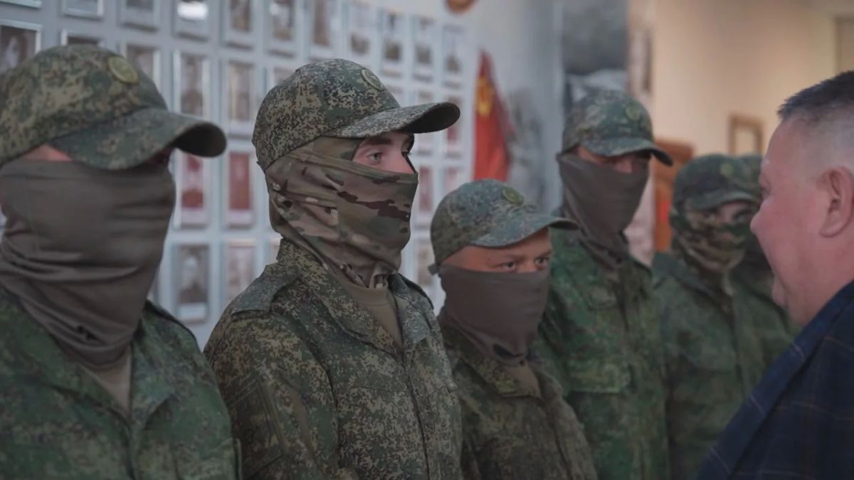 Делегация с Камчатки навестила военнослужащих в учебном центре на Дальнем Востоке Делегация с Камчатки навестила военнослужащих в учебном центре на Дальнем Востоке