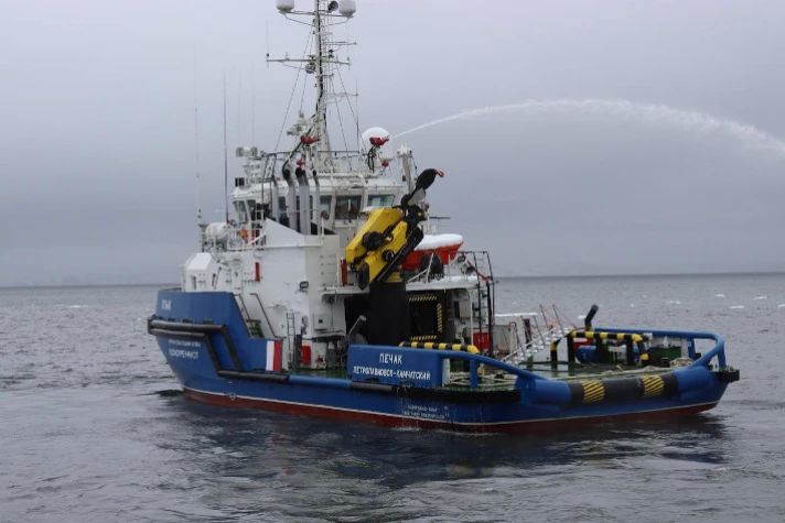Морспасслужба присоединилась к поиску пропавших рыбаков