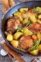 Сытный ужин в одном противне: мясо с картошкой, которое готовится само