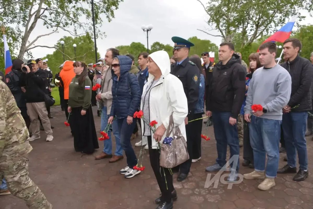 Инициатором учреждения Дня ветерана боевых действий ещё в 2008 году стали участники всероссийского движения «Боевое братство», потом к ним присоединились «Офицеры России» Инициатором учреждения Дня ветерана боевых действий ещё в 2008 году стали участники всероссийского движения «Боевое братство», потом к ним присоединились «Офицеры России»